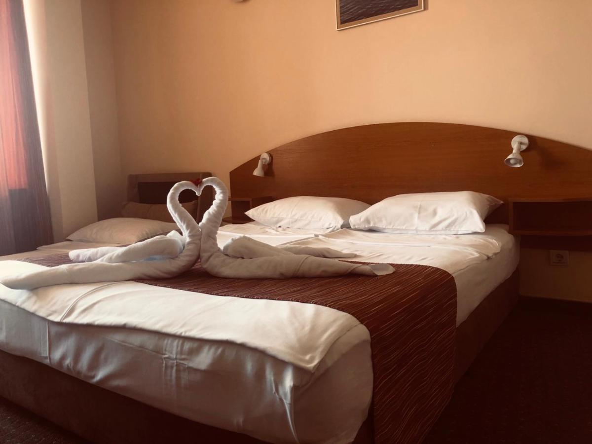 Family Hotel Deja Vu Ravda Eksteriør bilde