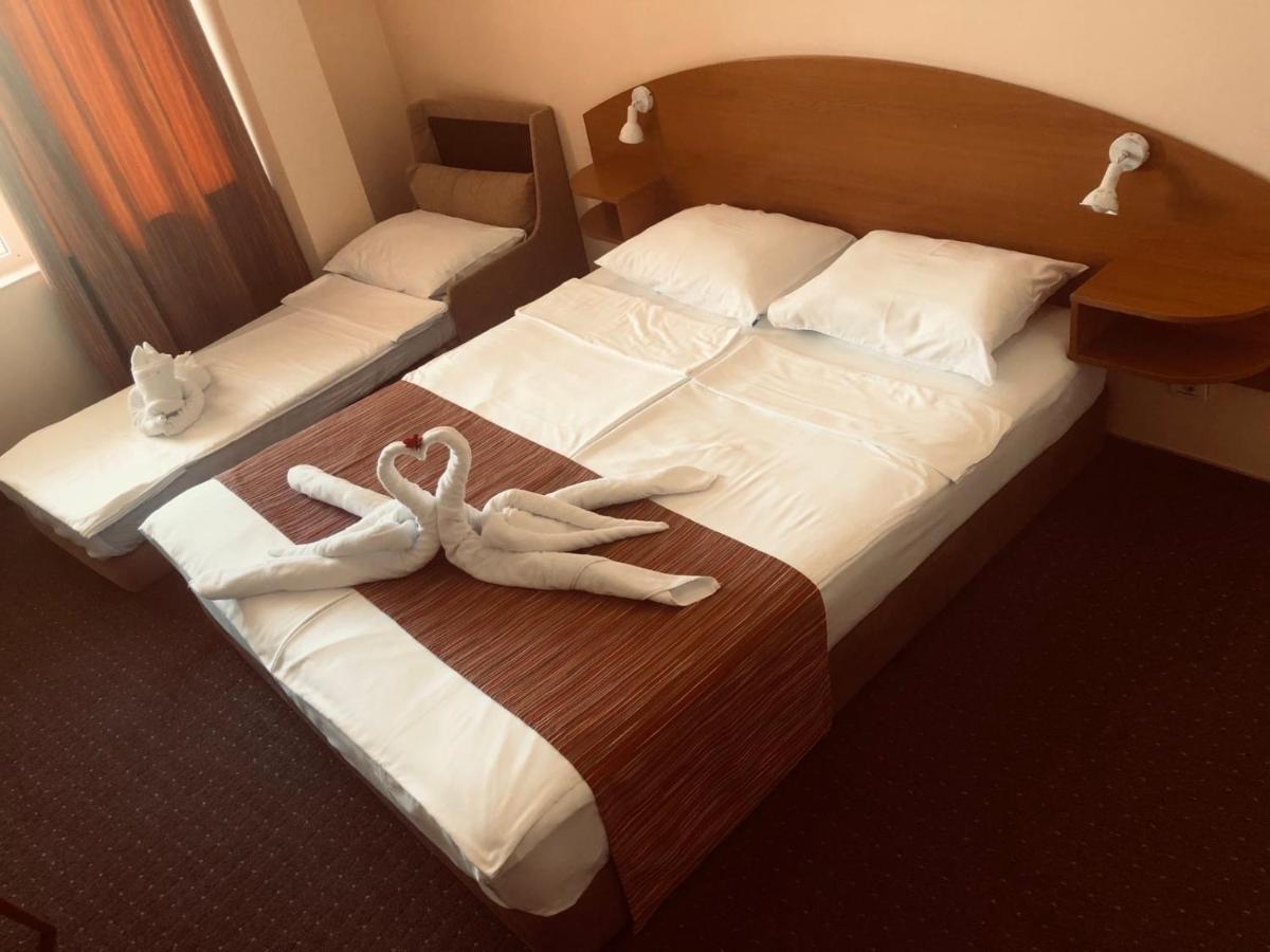Family Hotel Deja Vu Ravda Eksteriør bilde